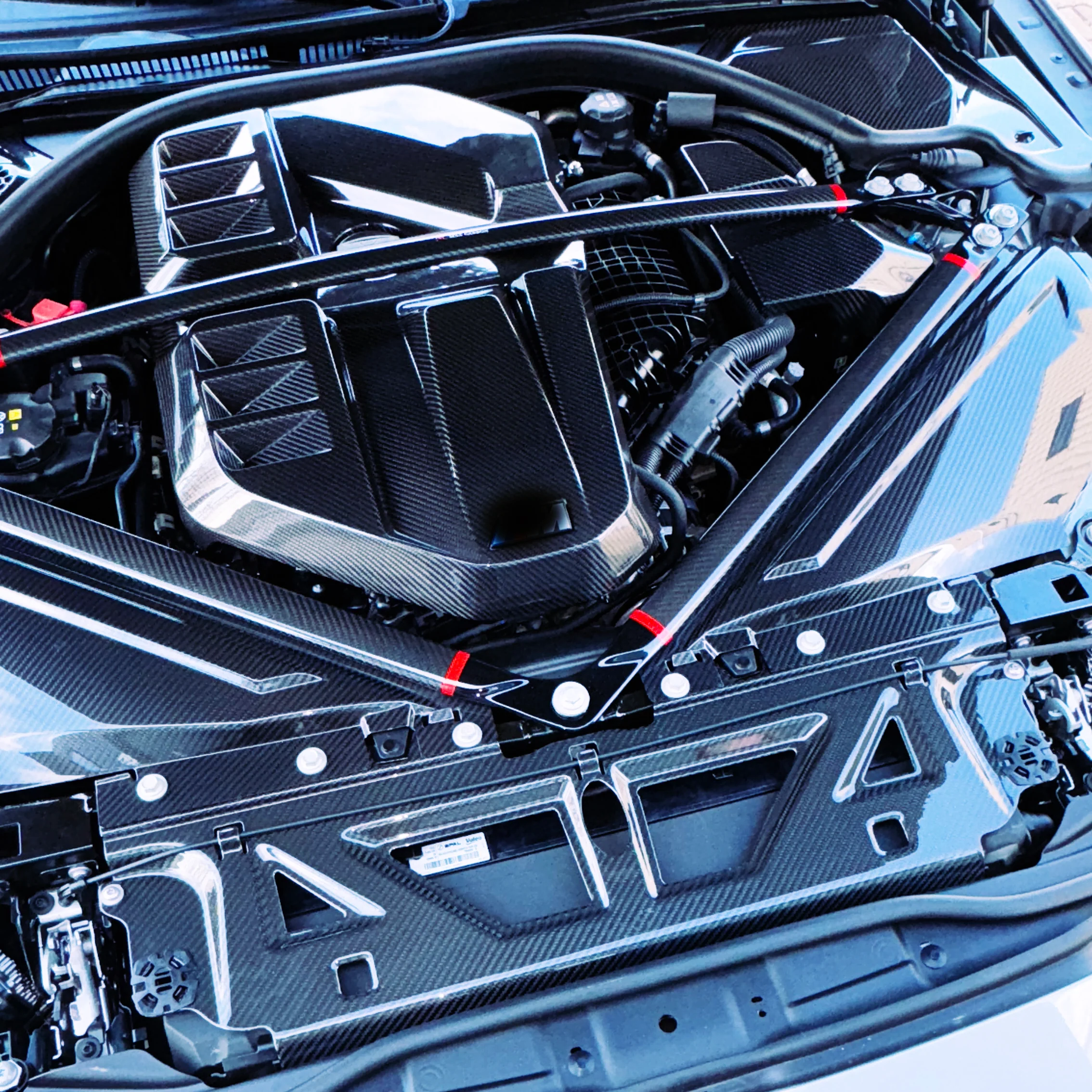 Dry Carbon Ersatz Batterie- & ECU-Abdeckung Motorraum passend für BMW M2 G87 | G87Parts.de