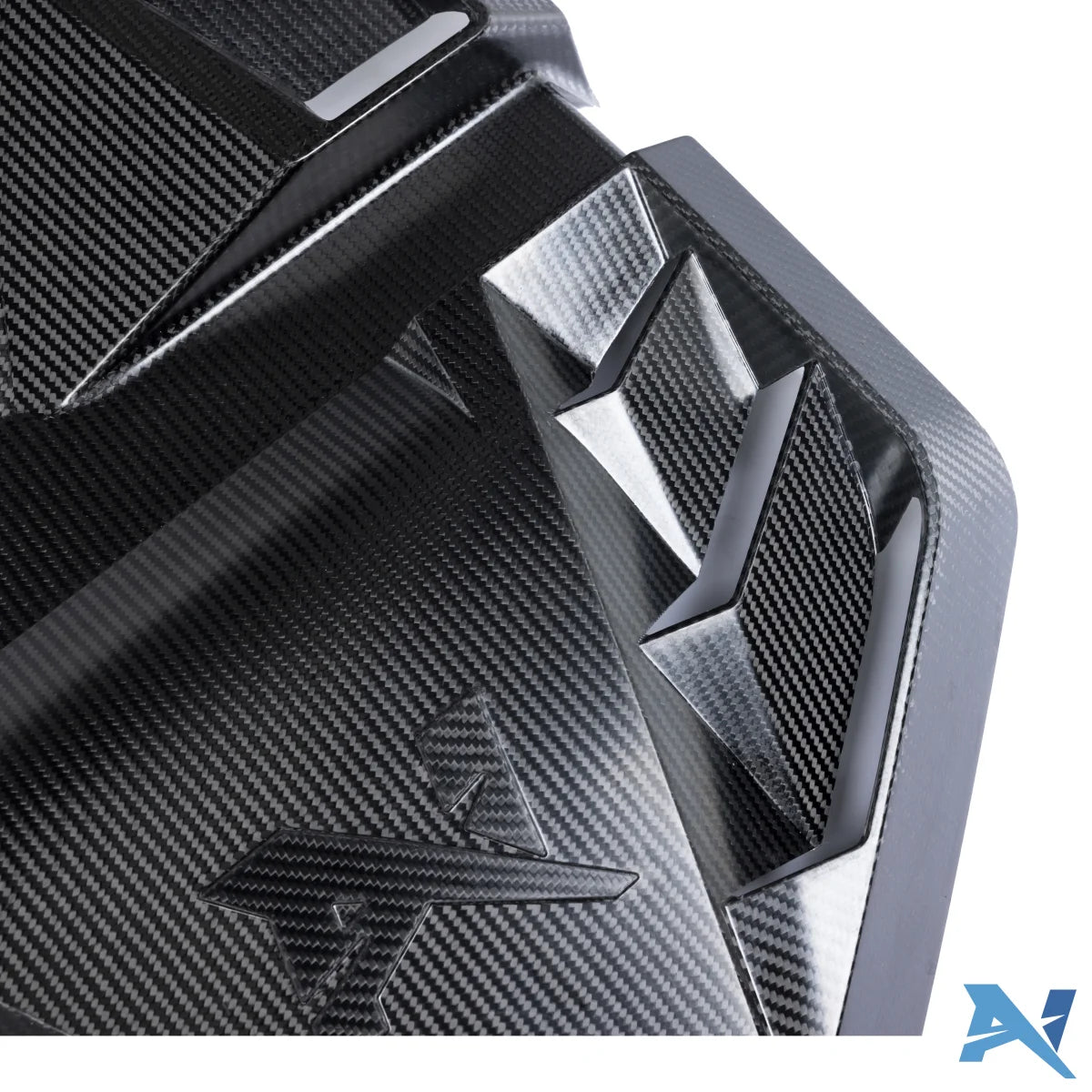 ALPHA-N Carbon Motorabdeckung passend für M2 G87 , M3 G80 , G81 , M4 G82 , G83 – Ansicht 4