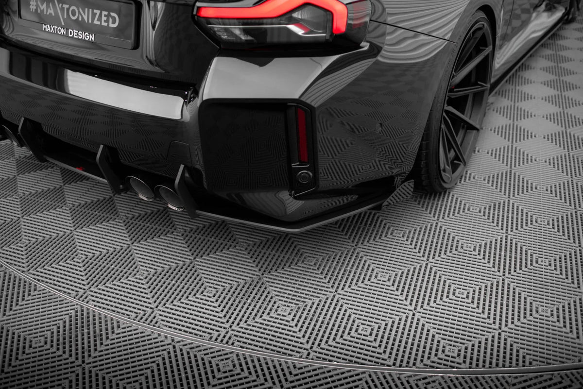 Maxton Design Street Pro Heck-Seitensplitter V.1 mit Flaps – Schwarz matt, Flaps schwarz glänzend passend für BMW M2 G87
